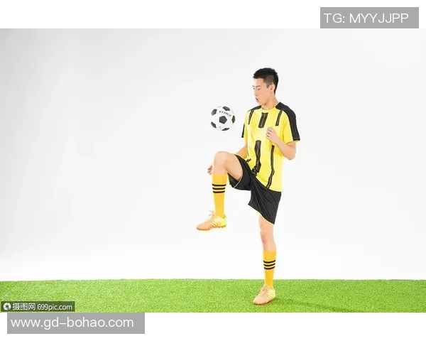 掌握足球颠球技巧的详细指南与训练方法分享